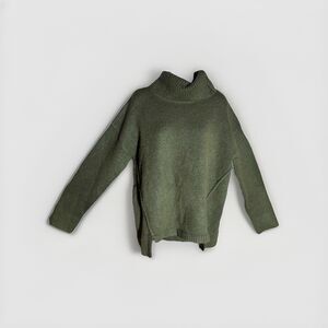 Andree By Unit oversizes Women's Olive Green Turtleneck Sweater Size Small